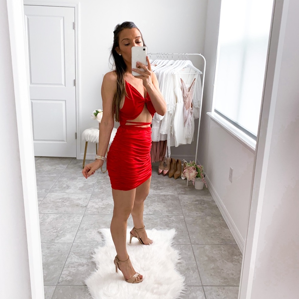 Red Front Knot Lace Up Ruched Sexy Mini Dress - Picture 7 of 13
